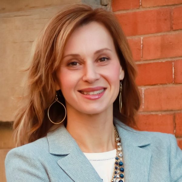 Kristina Shelton (D)